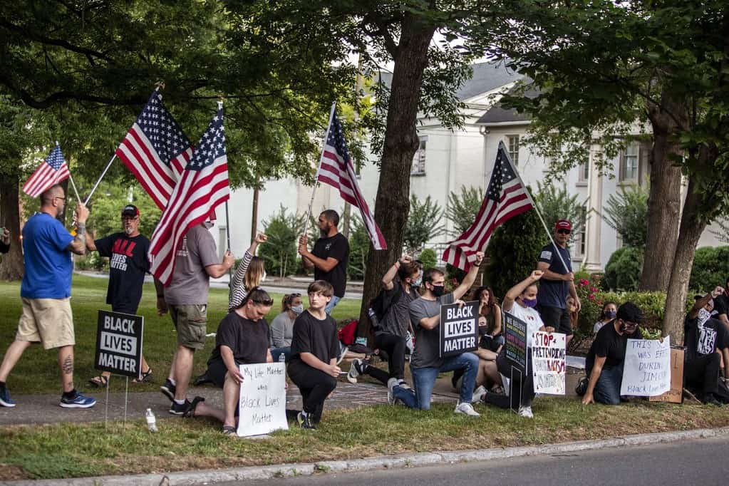 Pro-monument protestors trying to intimidate