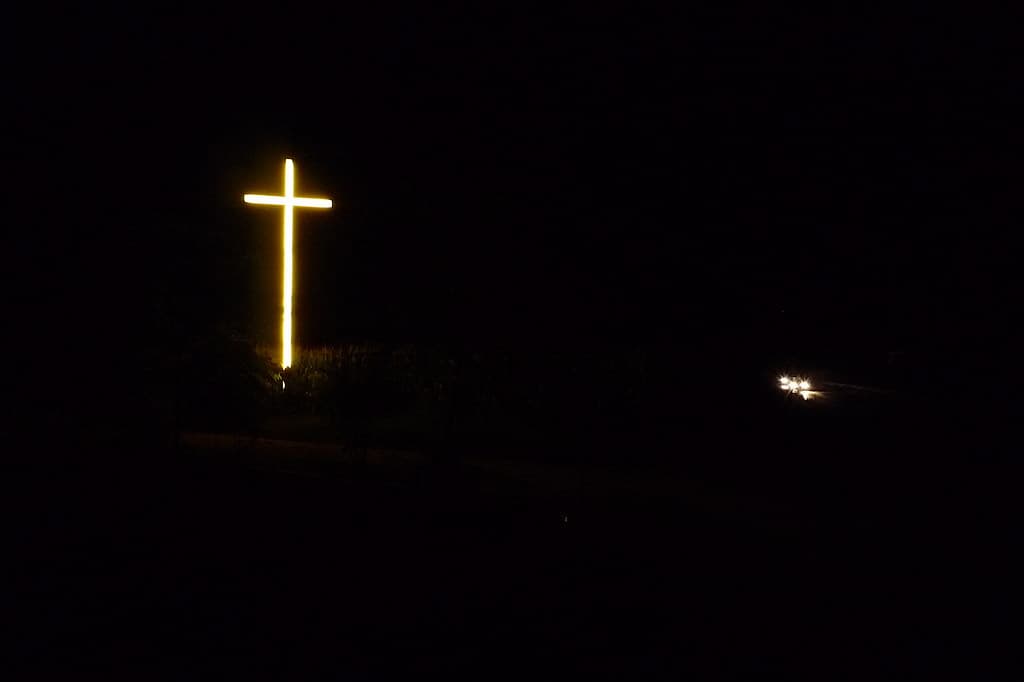 Cross in North Carolina raises controversy litcross