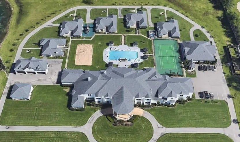 Texas parsonage listed at $15M: The extravagant estate of I.V. Hilliard I.V. Hilliard parsonage mansion for New Light Church