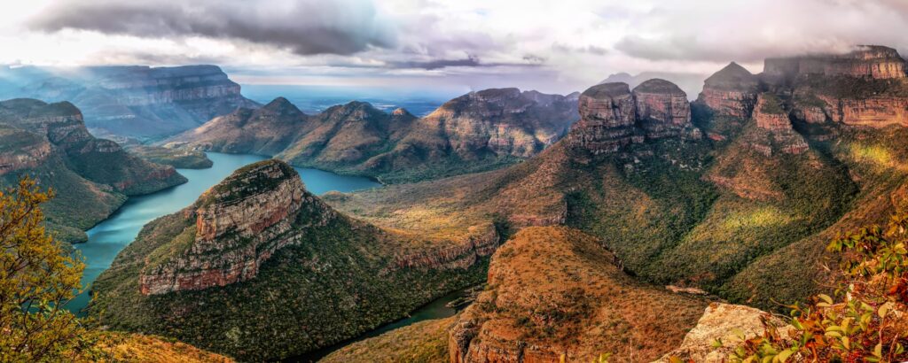The exodus of South Africans: How itโs affecting church finances South Africa's Three Rondavels