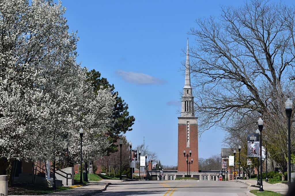 1024px-Anderson_University_IN-Campus Park Place Church of God