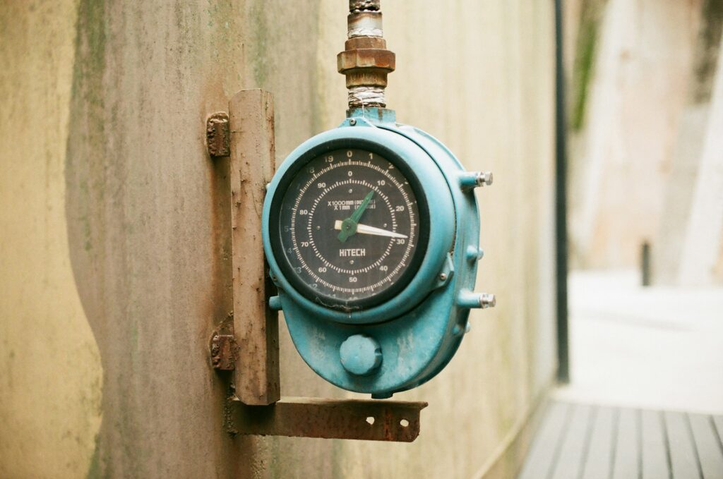 A pressure gauge.