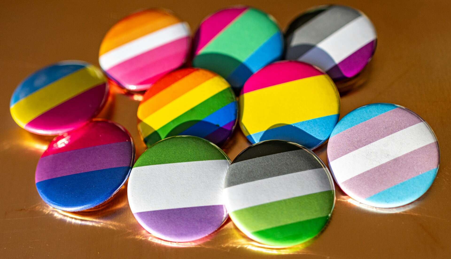 colored gender buttons