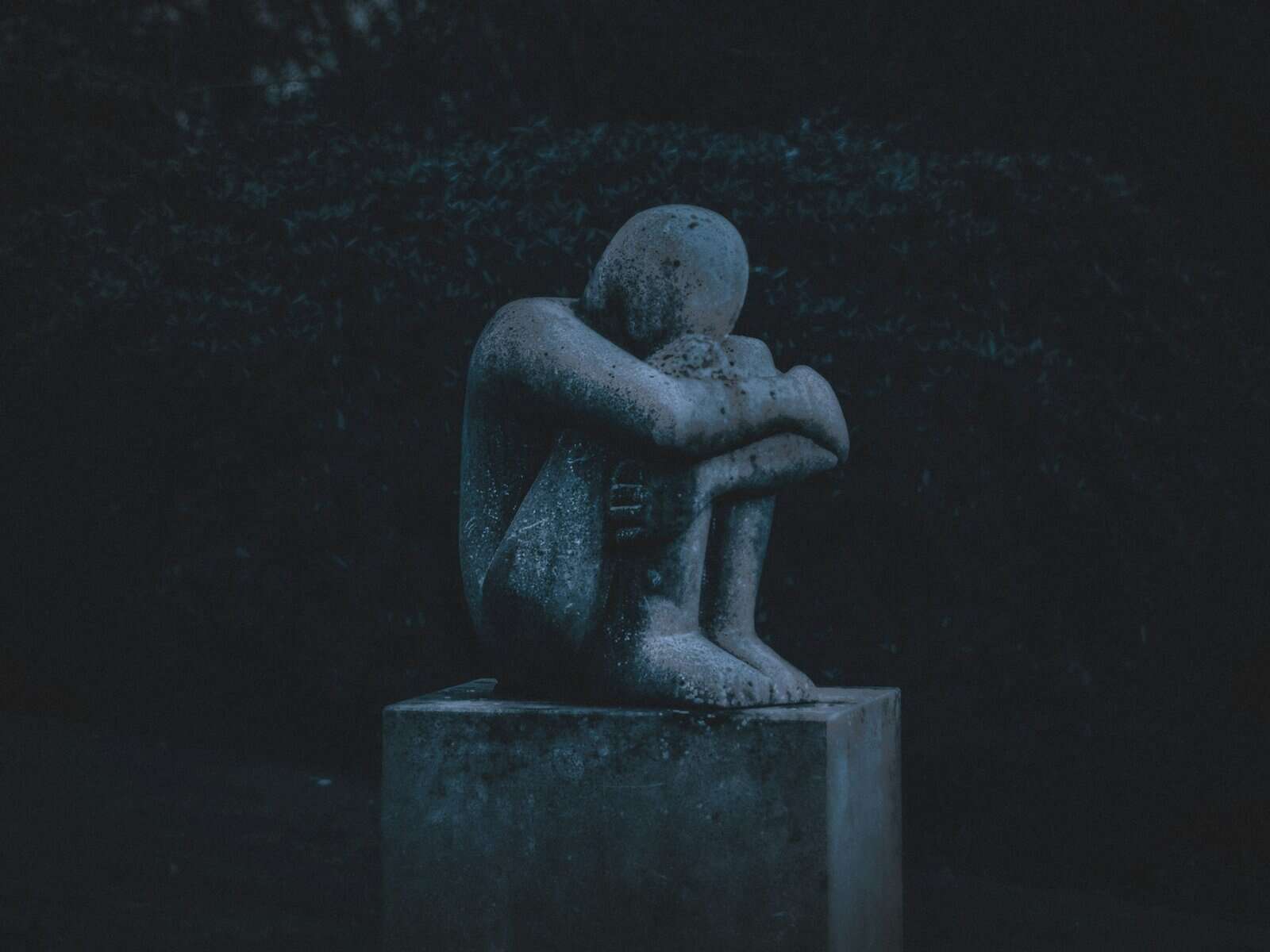 Hopeful reflection sculpture symbolizing faith, loneliness, and spiritual resilience at Faith on View. Perfect for faith-based inspiration, religious art, and spiritual healing imagery.