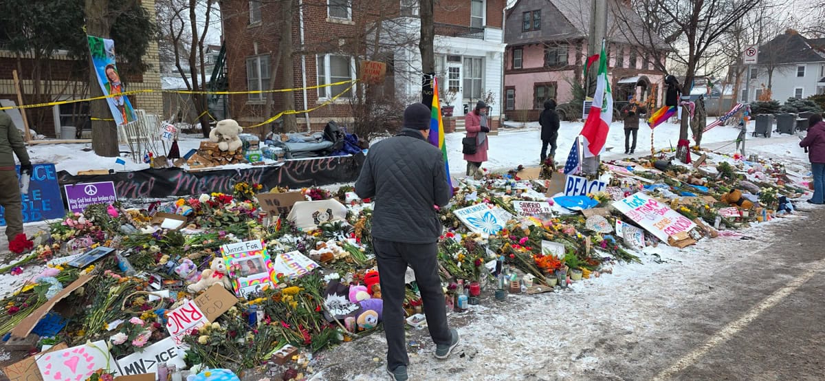 Memorial to Renee Good, killed by ICE